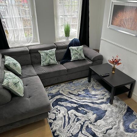 2 Bedroom Flat, 2 Minutes Walk To Bethnalgreen Station, Central London Exterior foto