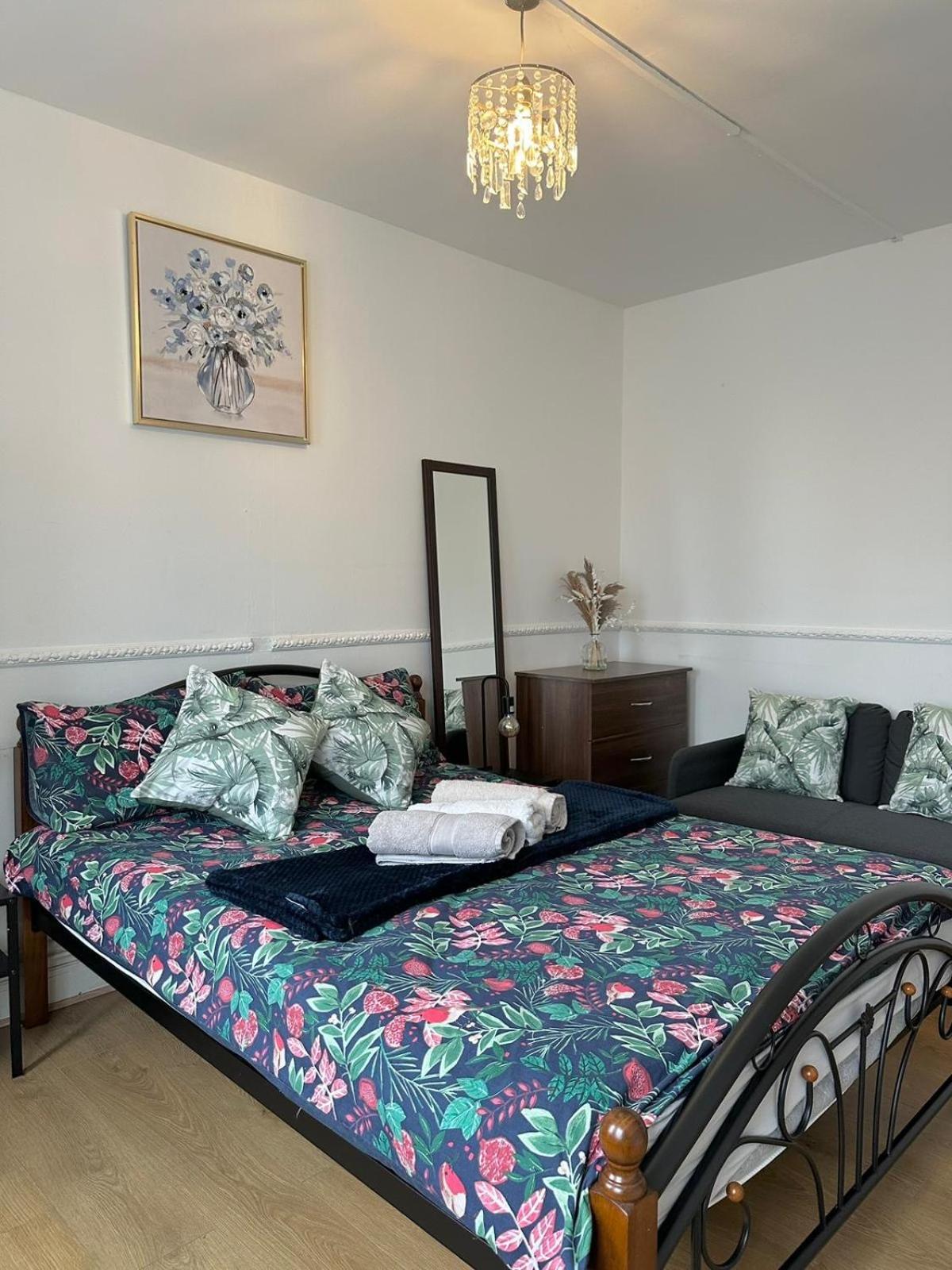 2 Bedroom Flat, 2 Minutes Walk To Bethnalgreen Station, Central London Exterior foto