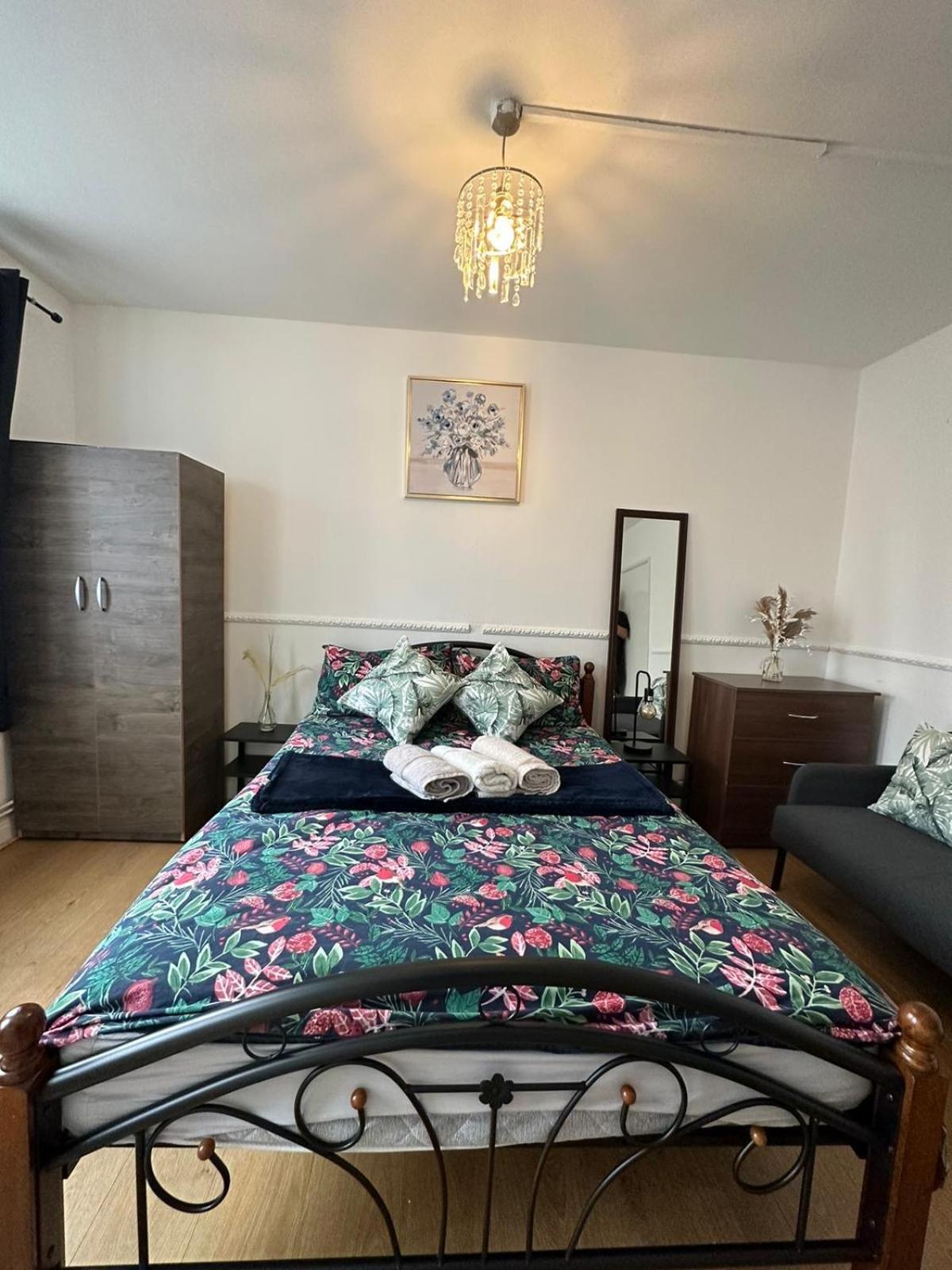 2 Bedroom Flat, 2 Minutes Walk To Bethnalgreen Station, Central London Exterior foto