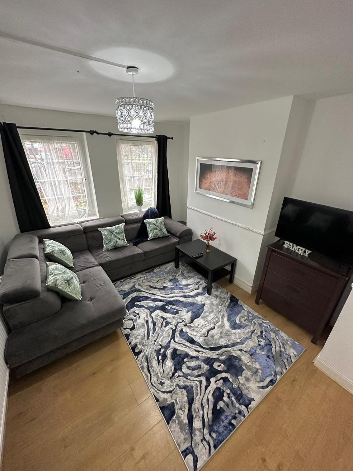 2 Bedroom Flat, 2 Minutes Walk To Bethnalgreen Station, Central London Exterior foto