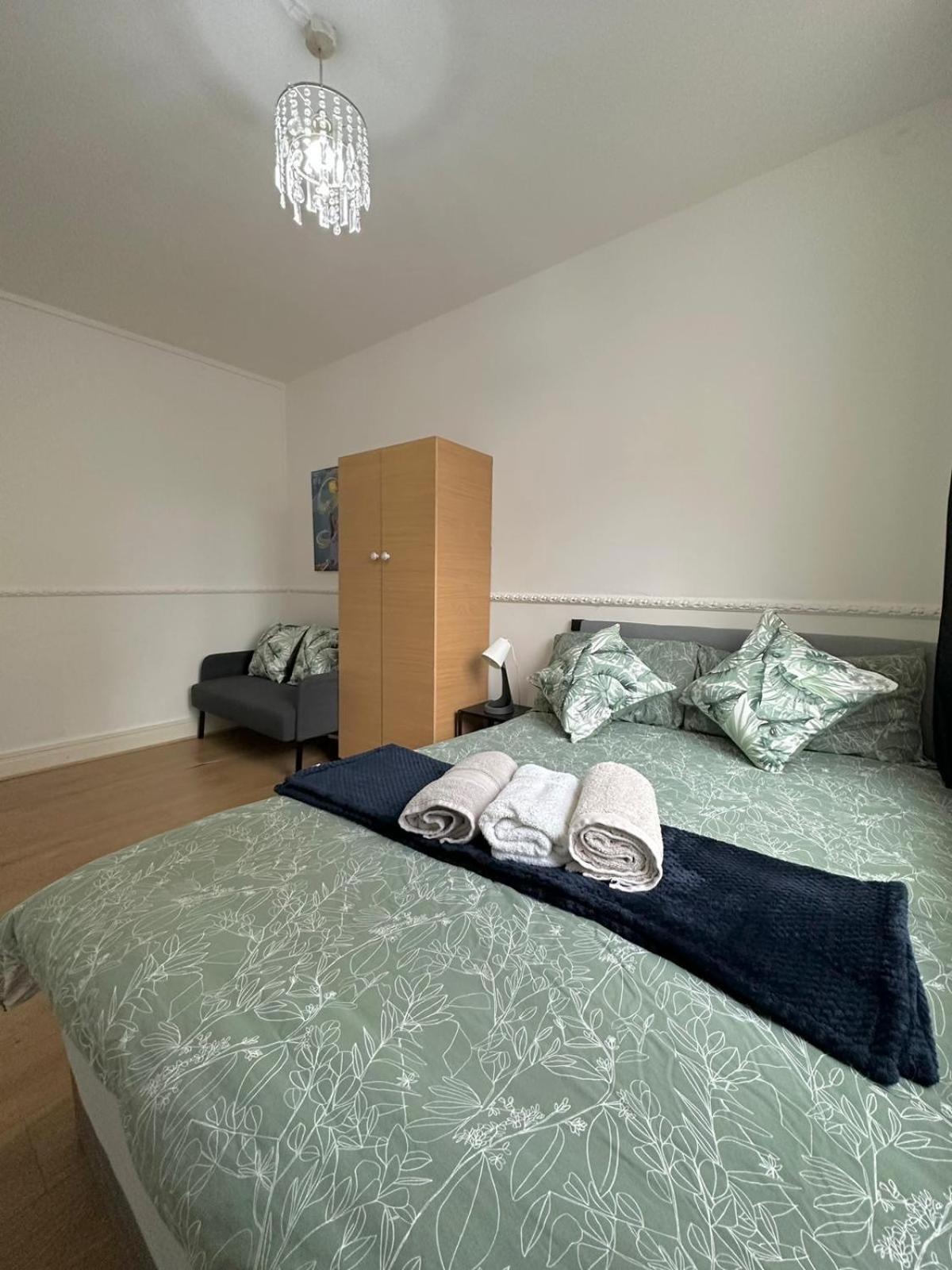 2 Bedroom Flat, 2 Minutes Walk To Bethnalgreen Station, Central London Exterior foto