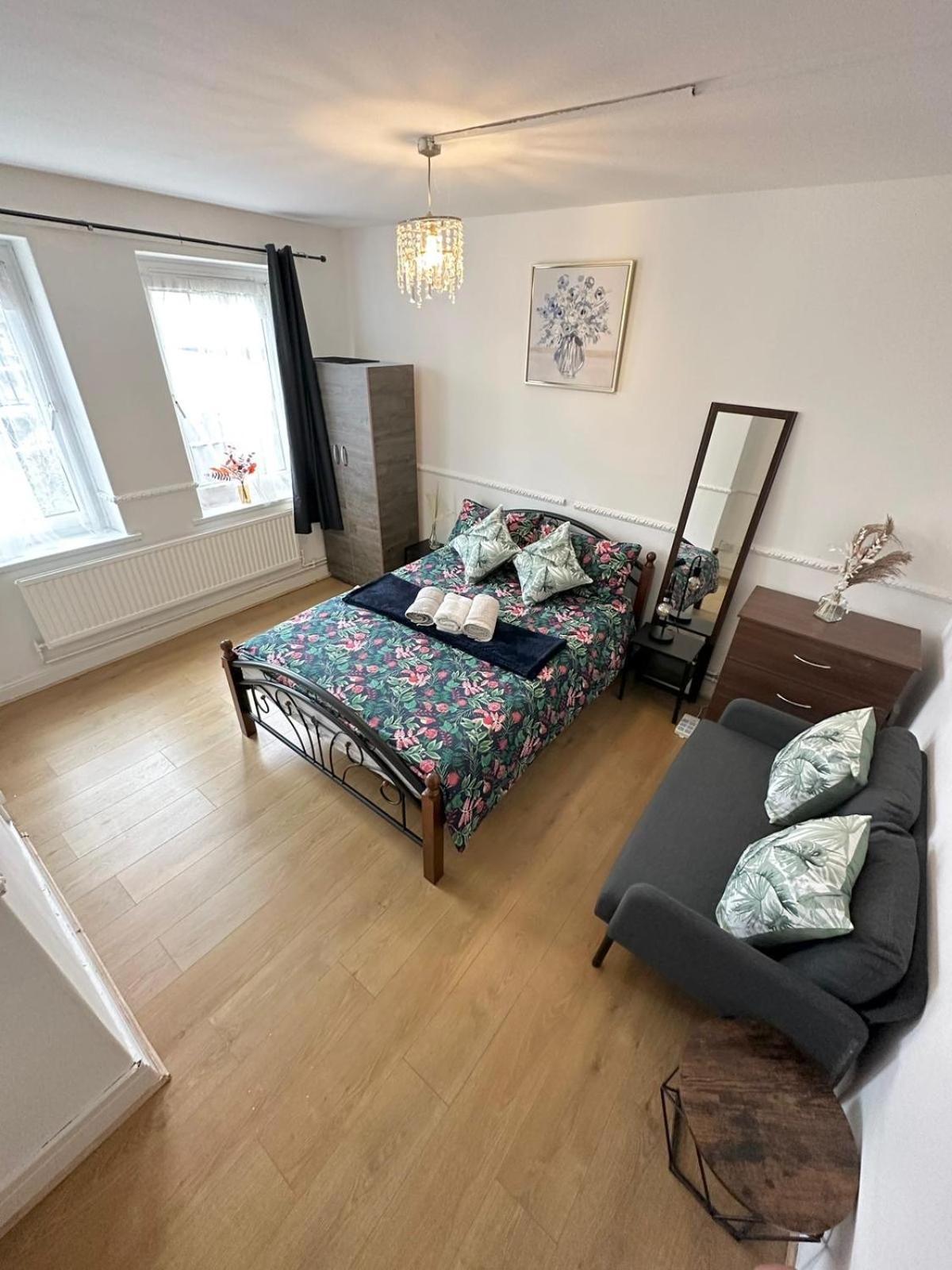 2 Bedroom Flat, 2 Minutes Walk To Bethnalgreen Station, Central London Exterior foto