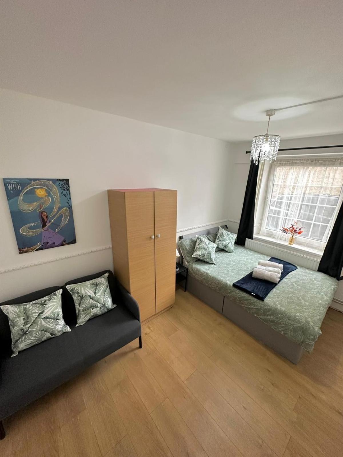 2 Bedroom Flat, 2 Minutes Walk To Bethnalgreen Station, Central London Exterior foto