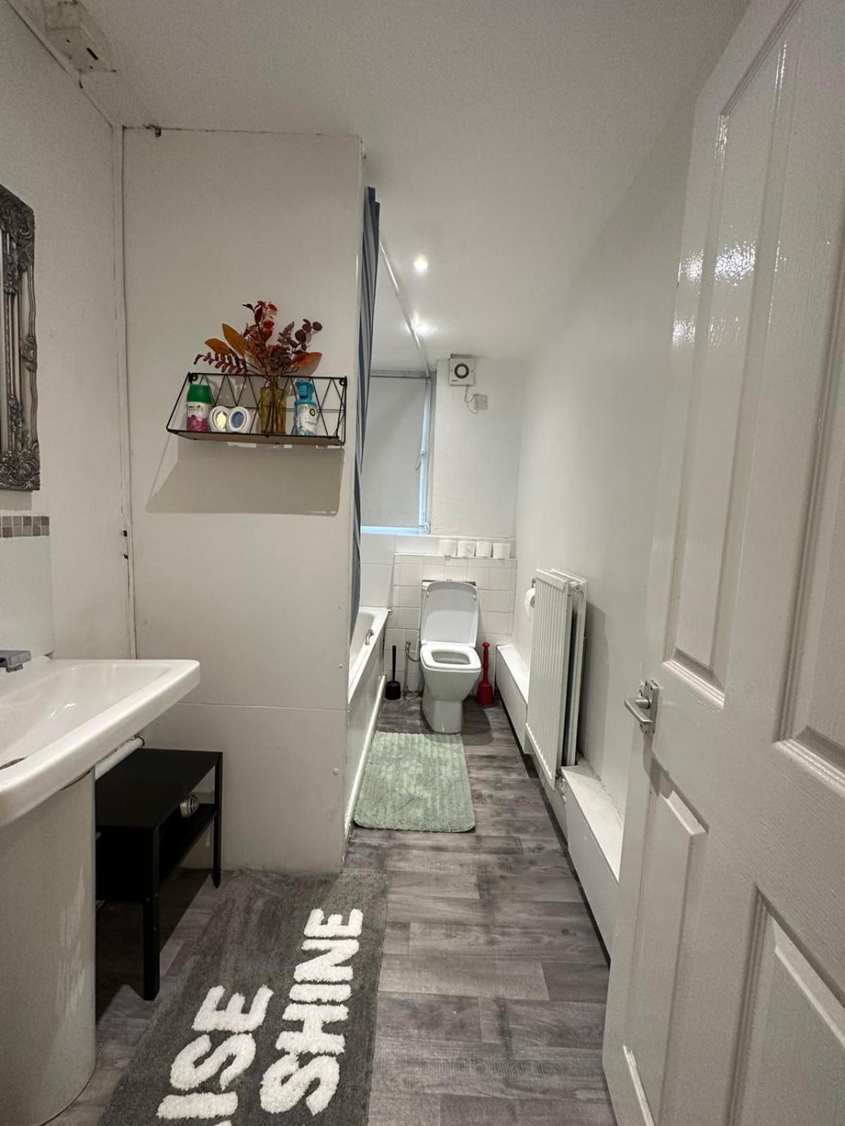 2 Bedroom Flat, 2 Minutes Walk To Bethnalgreen Station, Central London Exterior foto