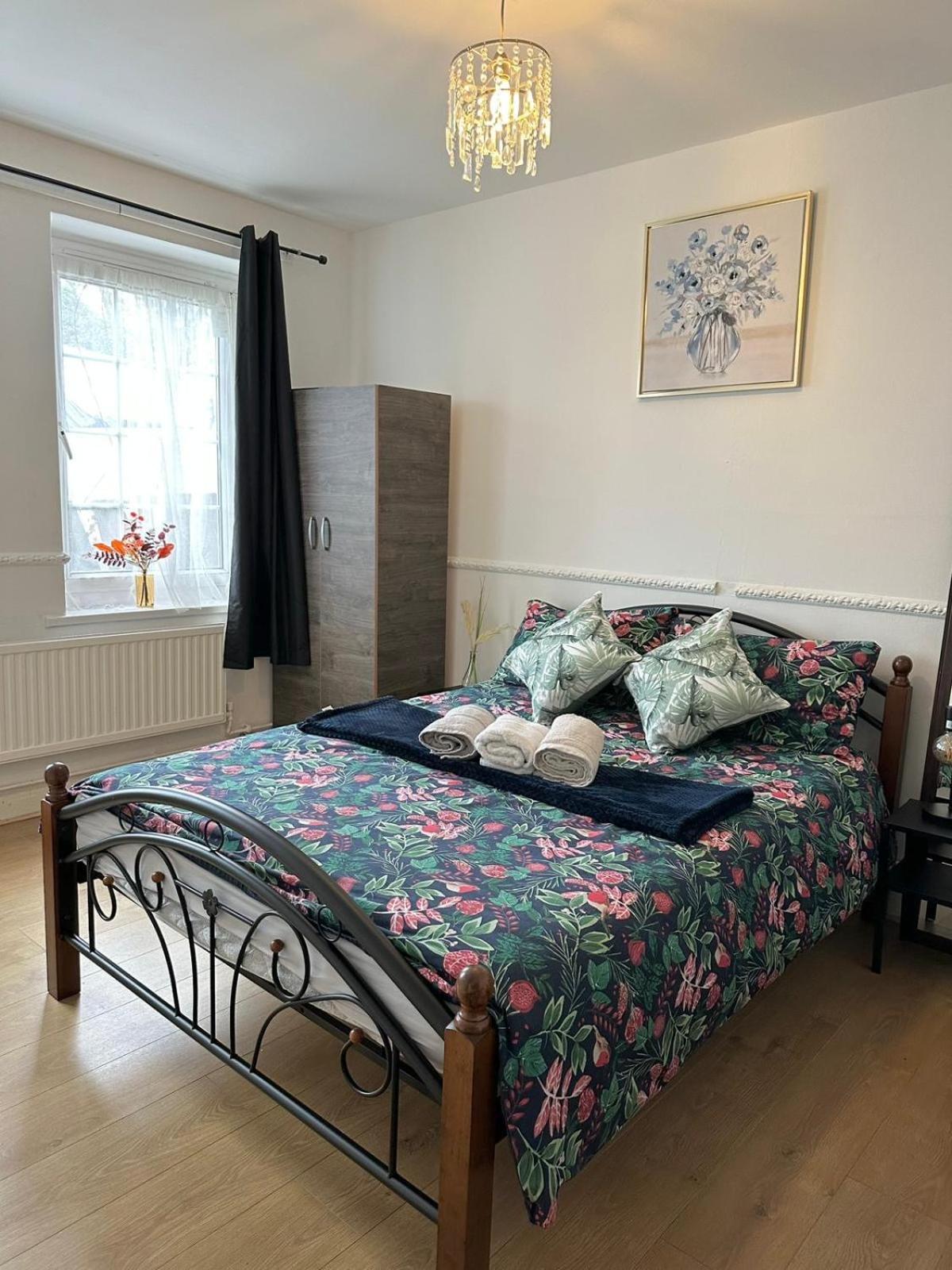 2 Bedroom Flat, 2 Minutes Walk To Bethnalgreen Station, Central London Exterior foto