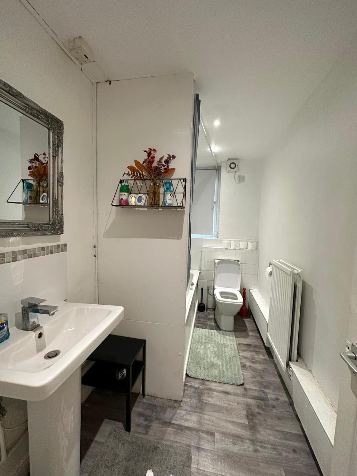 2 Bedroom Flat, 2 Minutes Walk To Bethnalgreen Station, Central London Exterior foto
